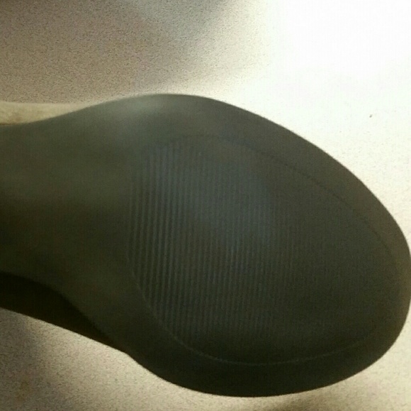 Boots - Picture 4 of 4